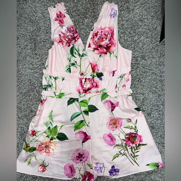 EUC Express Embellished Floral Romper - Picture 6 of 8